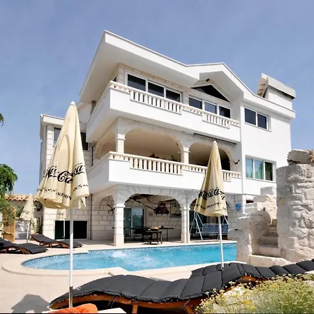 Tatil Evi Family Friendly House With A Swimming Pool Plano, - 23902 *