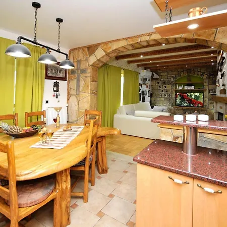 Family Friendly House With A Swimming Pool Plano, - 23902 Дом отдыха *