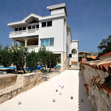 Tatil Evi Family Friendly House With A Swimming Pool Plano, - 23902 *