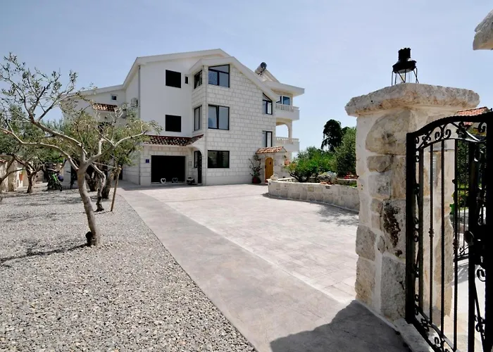 Vakantiehuis Family Friendly House With A Swimming Pool Plano, - 23902 Trogir