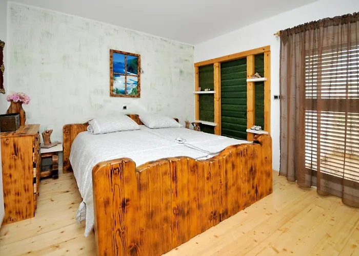 Vakantiehuis Family Friendly House With A Swimming Pool Plano, - 23902