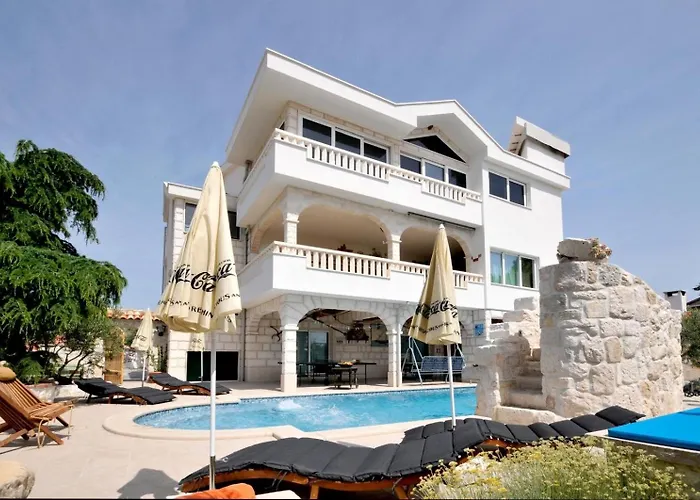 Tatil Evi Family Friendly House With A Swimming Pool Plano, - 23902 *