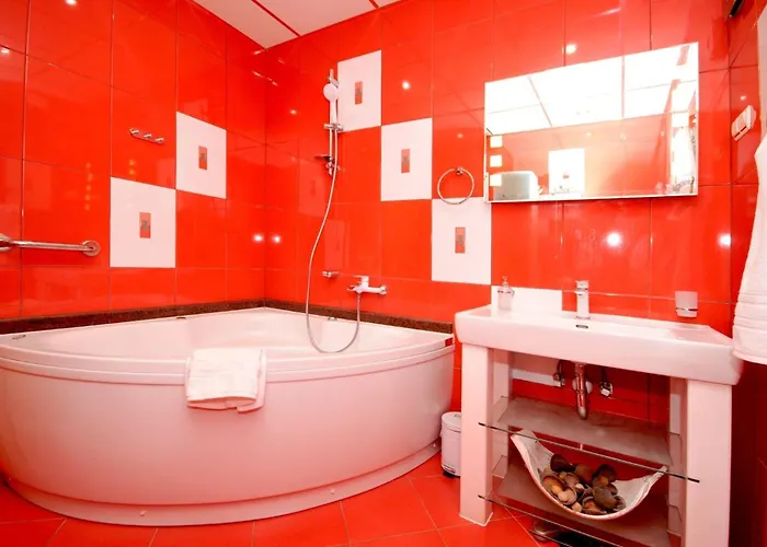 Family Friendly House With A Swimming Pool Plano, - 23902