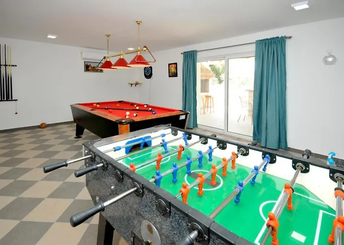 Vakantiehuis Family Friendly House With A Swimming Pool Plano, - 23902 *