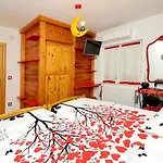 Family Friendly House With A Swimming Pool Plano, - 23902 Holiday home
