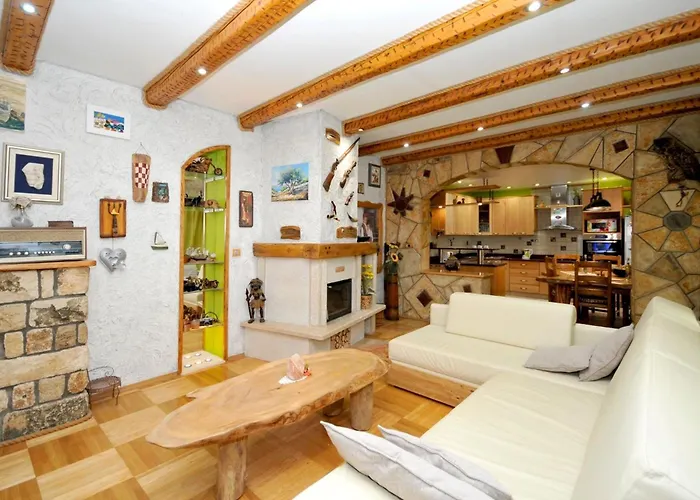 Family Friendly House With A Swimming Pool Plano, - 23902 Hébergement de vacances