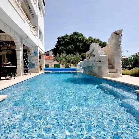 Family Friendly House With A Swimming Pool Plano, - 23902 Будинок відпочинку Трогір