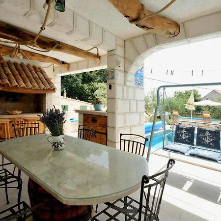 Будинок відпочинку Family Friendly House With A Swimming Pool Plano, - 23902 *